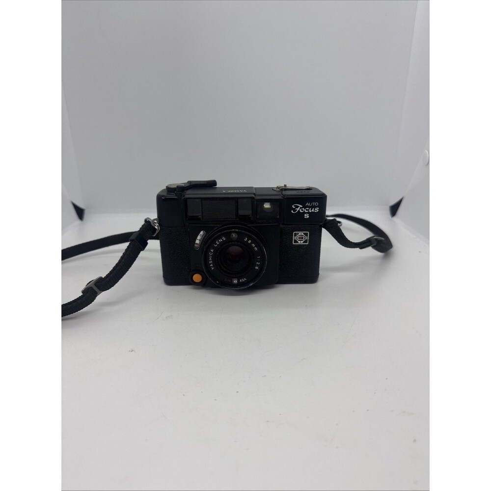 Very Nice Yashica Auto Focus Motor Full Automatic 38mm f/2.8 Lens Camera w Case